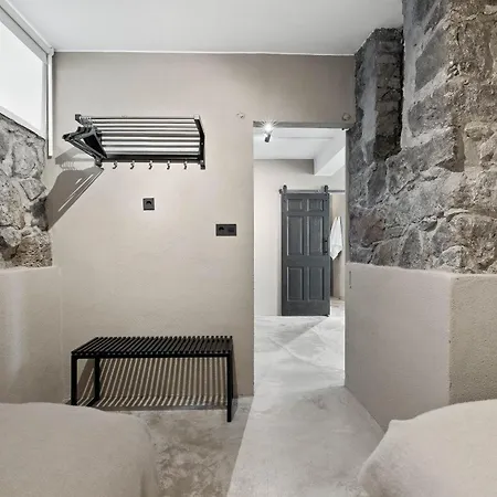 Amazing Design In Downtown Apartment *